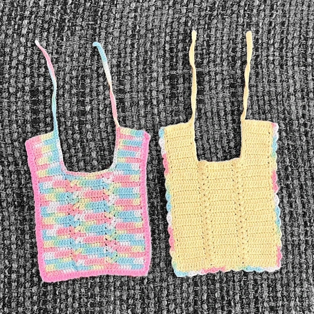 Two Vintage pastel baby bibs 🖤